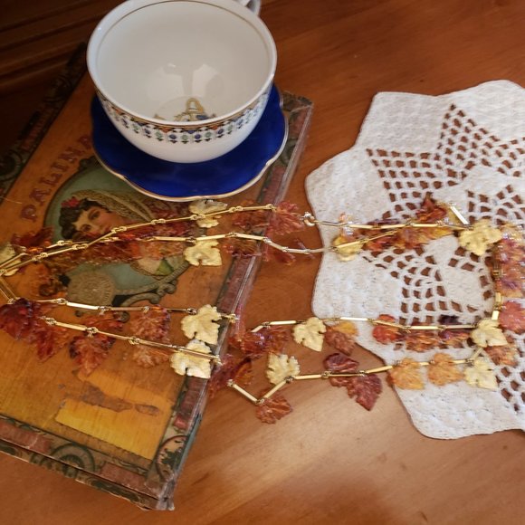 Rare Vintage Celluloid Autumn Leaves Necklace - Picture 5 of 13